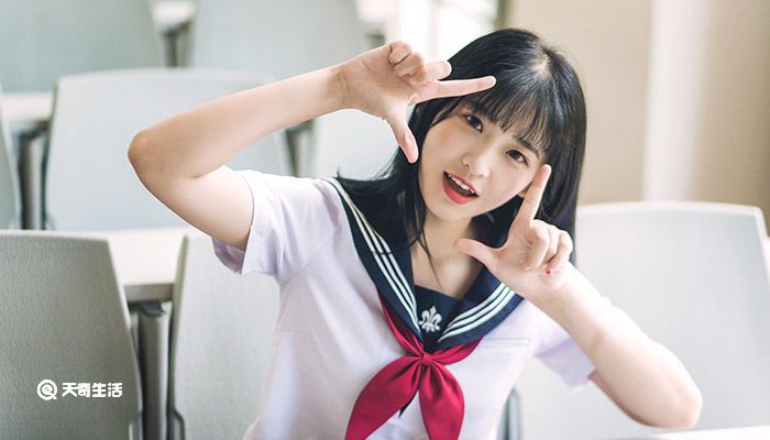 刘海有静电贴在额头上怎么办 刘海有静电贴在额头上怎么解决