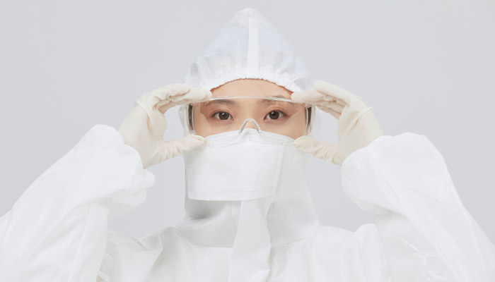 普通眼镜可以代替护目镜吗  普通眼镜能不能代替护目镜