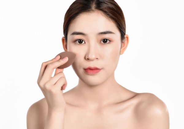 粉底和素颜霜的使用顺序 粉底和素颜霜怎么用