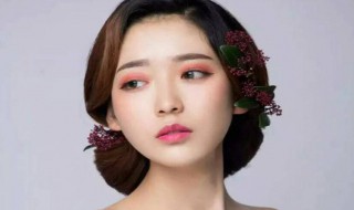 如何化新娘妆（新娘的妆怎么化）