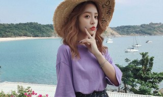 宽松t恤宽松裤子穿搭（宽松t恤搭配什么裤子女图片）