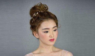 丸子头怎么扎简单又好看 丸子头怎么扎简单又好看女