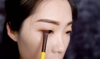 单眼皮怎样化妆（单眼皮怎样化妆自然又好看）